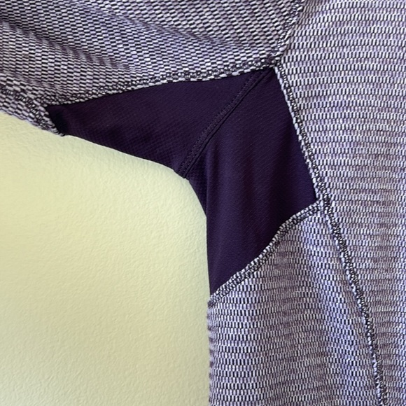 Lululemon Thick Long Sleeve Shirt With reflectors On Sleeve - Picture 4 of 14